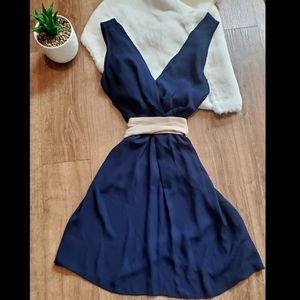 Tea n Rose A-line Mini Double V Navy Chiffon Dress Size Medium (EUC)